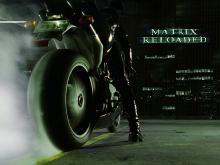 Les femmes, les motos et le cinéma : Trinity, héroïne de Matrix